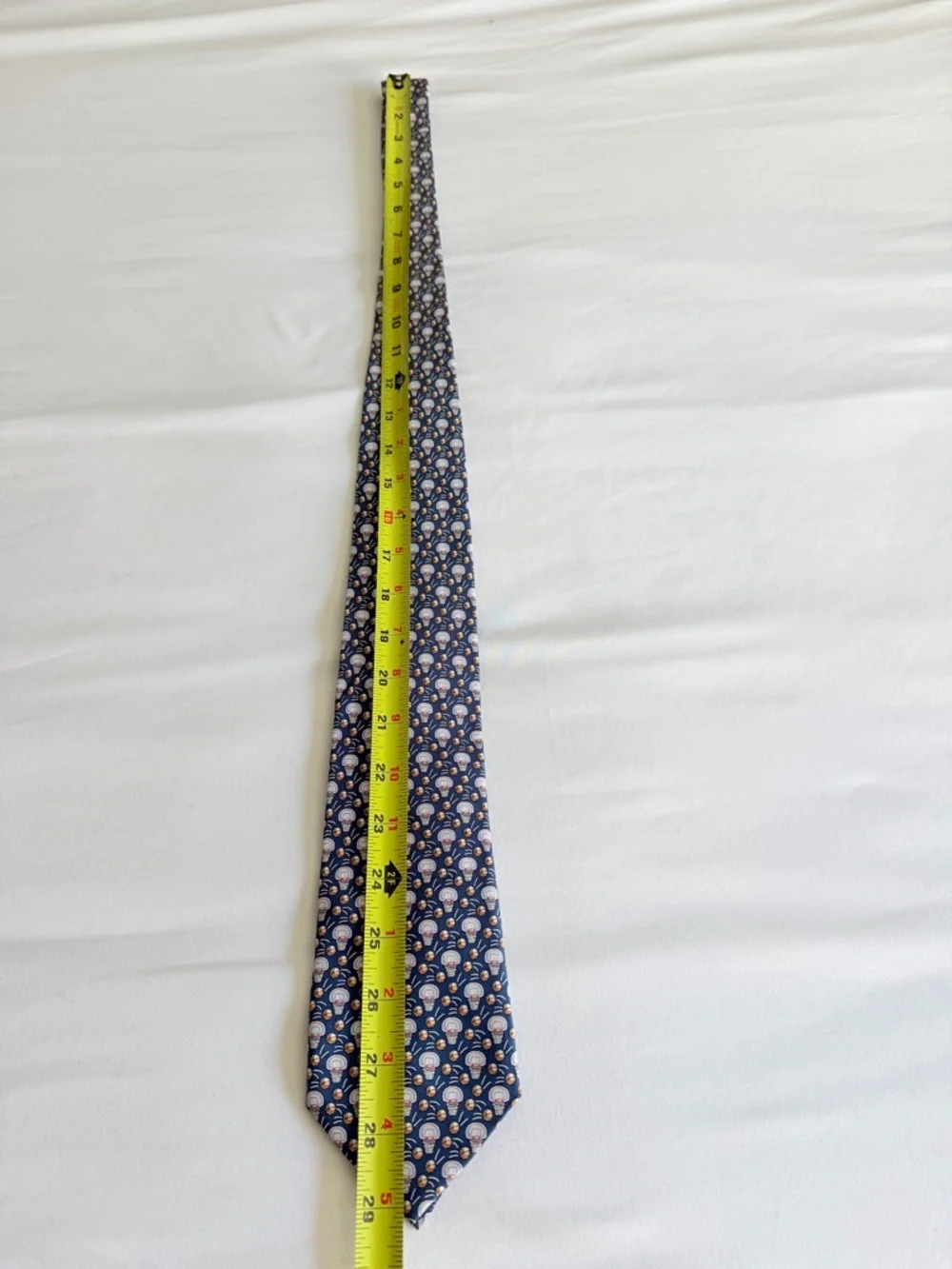 Vineyard Vines 100% Silk Basketball Hoop Sports Theme Navy Patterned Tie